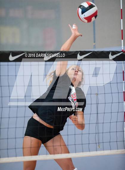 Thumbnail 1 in Bishop Gorman vs. Santa Fe Christian (Nike Tournament of Champions) photogallery.