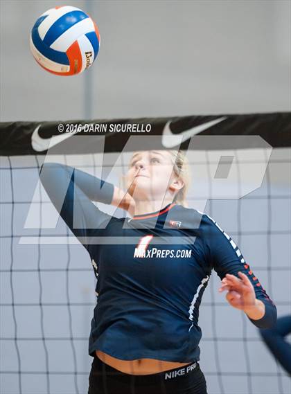 Thumbnail 2 in Bishop Gorman vs. Santa Fe Christian (Nike Tournament of Champions) photogallery.