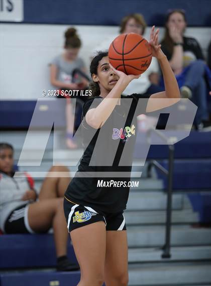 Thumbnail 1 in Reynoldsburg vs Fort Loramie (Scrimmage) photogallery.