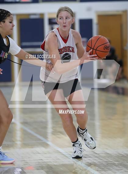 Thumbnail 2 in Reynoldsburg vs Fort Loramie (Scrimmage) photogallery.