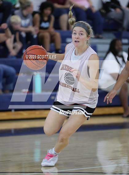 Thumbnail 3 in Reynoldsburg vs Fort Loramie (Scrimmage) photogallery.