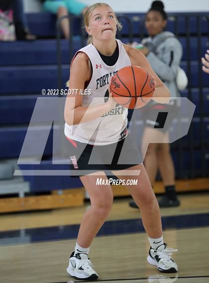 Thumbnail 1 in Reynoldsburg vs Fort Loramie (Scrimmage) photogallery.