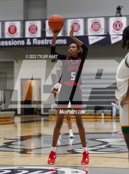 Thumbnail 3 in Indianapolis Crispus Attucks vs. North Central (Sneakers for Santa Shootout) photogallery.