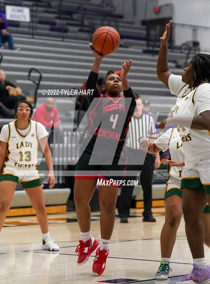 Thumbnail 3 in Indianapolis Crispus Attucks vs. North Central (Sneakers for Santa Shootout) photogallery.