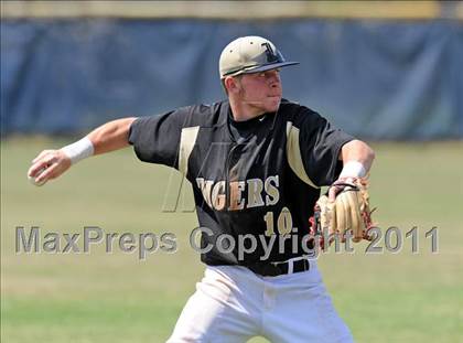 Thumbnail 3 in Irving @ Nimitz photogallery.