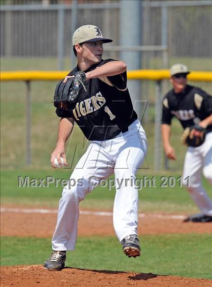 Thumbnail 1 in Irving @ Nimitz photogallery.