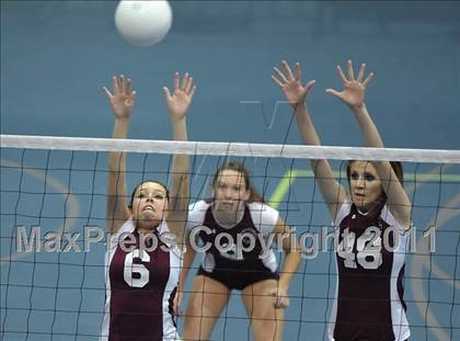 Thumbnail 2 in Vista del Lago vs. Union Mine (CIF SJS D3 Final) photogallery.