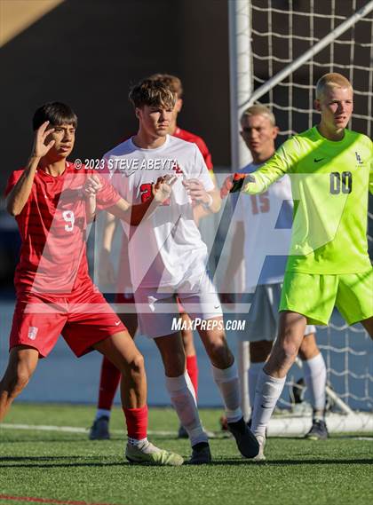 Thumbnail 1 in Regis Jesuit vs. Liberty (CHSAA 5A Quarterfinal) photogallery.