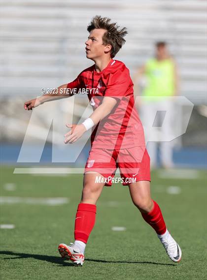 Thumbnail 1 in Regis Jesuit vs. Liberty (CHSAA 5A Quarterfinal) photogallery.