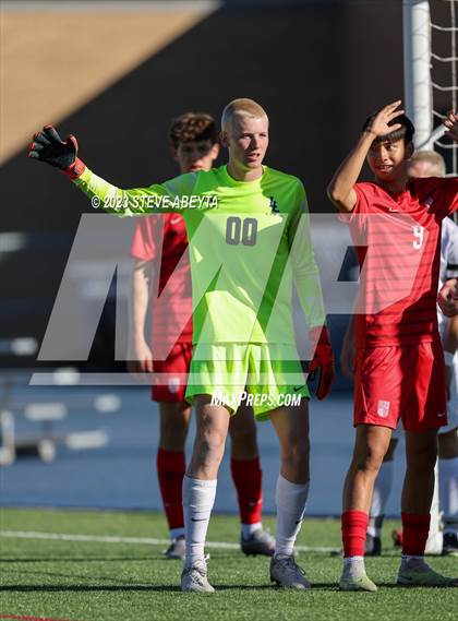 Thumbnail 3 in Regis Jesuit vs. Liberty (CHSAA 5A Quarterfinal) photogallery.