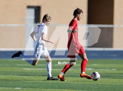 Thumbnail 3 in Regis Jesuit vs. Liberty (CHSAA 5A Quarterfinal) photogallery.