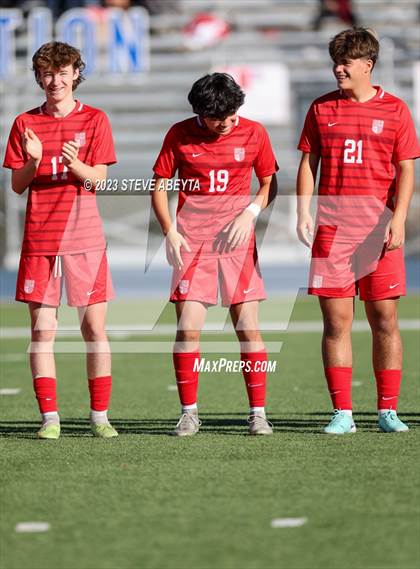 Thumbnail 3 in Regis Jesuit vs. Liberty (CHSAA 5A Quarterfinal) photogallery.
