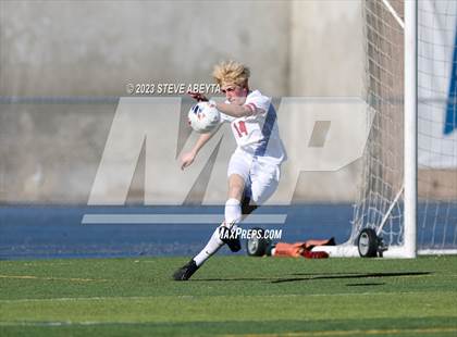 Thumbnail 1 in Regis Jesuit vs. Liberty (CHSAA 5A Quarterfinal) photogallery.