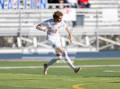 Thumbnail 2 in Regis Jesuit vs. Liberty (CHSAA 5A Quarterfinal) photogallery.