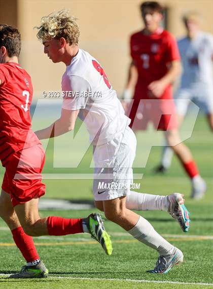 Thumbnail 2 in Regis Jesuit vs. Liberty (CHSAA 5A Quarterfinal) photogallery.