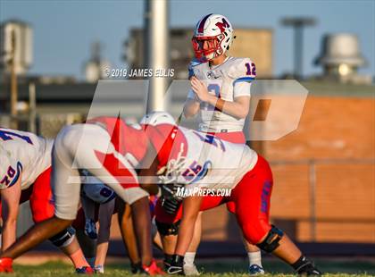 Thumbnail 2 in Waco vs. Midway photogallery.