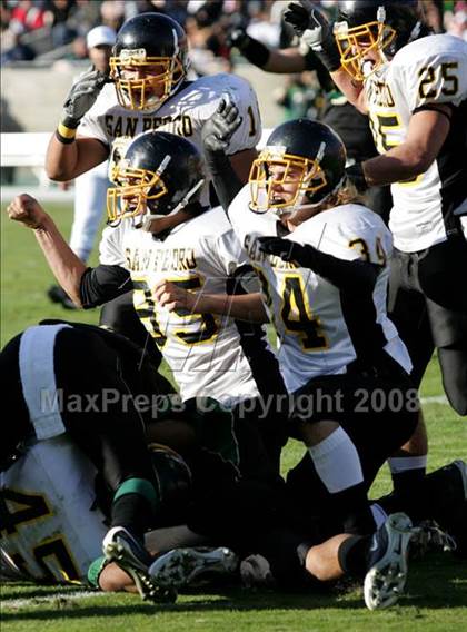 Thumbnail 3 in San Pedro vs. Narbonne (CIF LACS Final) photogallery.