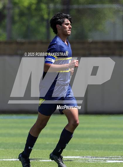 Thumbnail 1 in Liberty Hill vs. Highland Park (UL 5A Soccer Division II Final) photogallery.