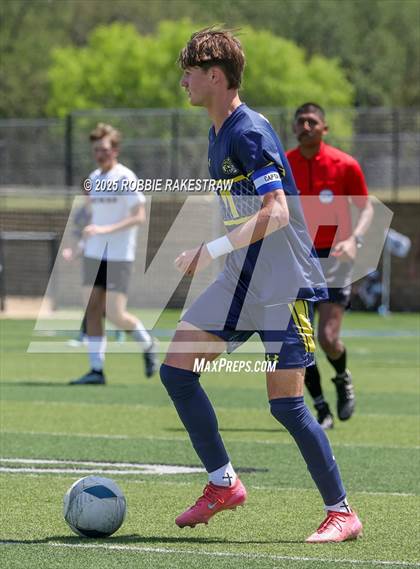 Thumbnail 1 in Liberty Hill vs. Highland Park (UL 5A Soccer Division II Final) photogallery.