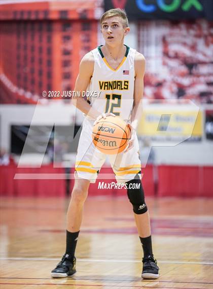 Thumbnail 1 in Eureka vs. Mineral County (NIAA Class 1A State Boys Quarterfinal) photogallery.