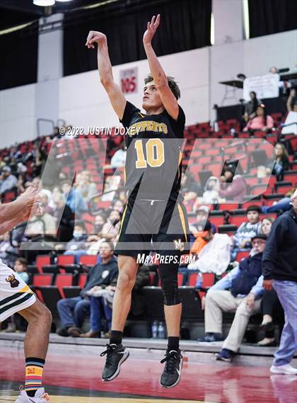 Thumbnail 2 in Eureka vs. Mineral County (NIAA Class 1A State Boys Quarterfinal) photogallery.