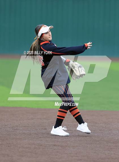Thumbnail 3 in Grand Saline vs Winnsboro photogallery.