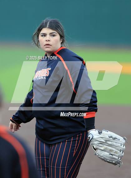 Thumbnail 2 in Grand Saline vs Winnsboro photogallery.