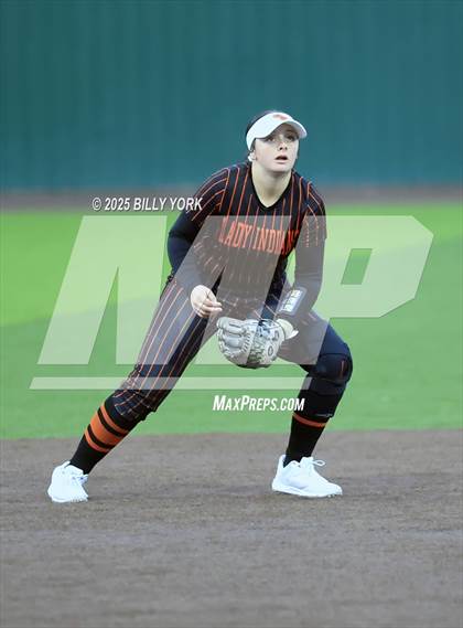 Thumbnail 3 in Grand Saline vs Winnsboro photogallery.