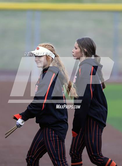 Thumbnail 1 in Grand Saline vs Winnsboro photogallery.