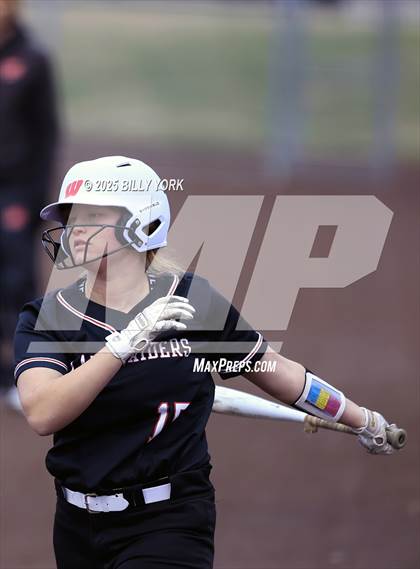 Thumbnail 1 in Grand Saline vs Winnsboro photogallery.