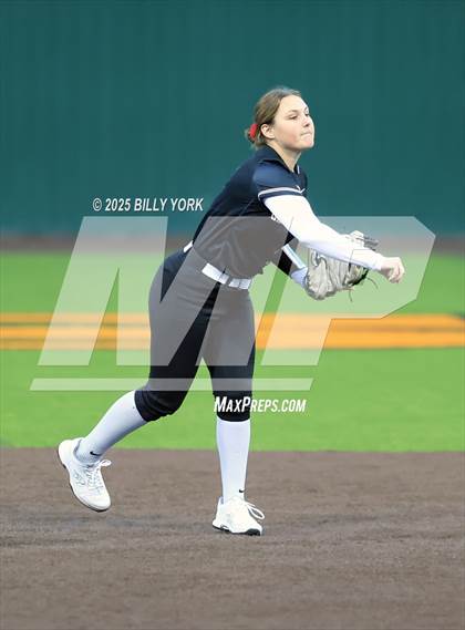 Thumbnail 2 in Grand Saline vs Winnsboro photogallery.