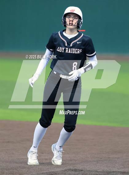 Thumbnail 3 in Grand Saline vs Winnsboro photogallery.
