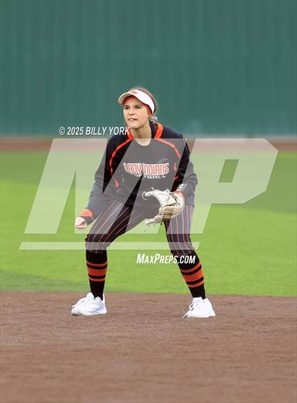 Thumbnail 1 in Grand Saline vs Winnsboro photogallery.