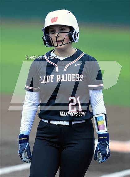 Thumbnail 2 in Grand Saline vs Winnsboro photogallery.