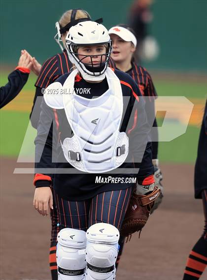 Thumbnail 2 in Grand Saline vs Winnsboro photogallery.