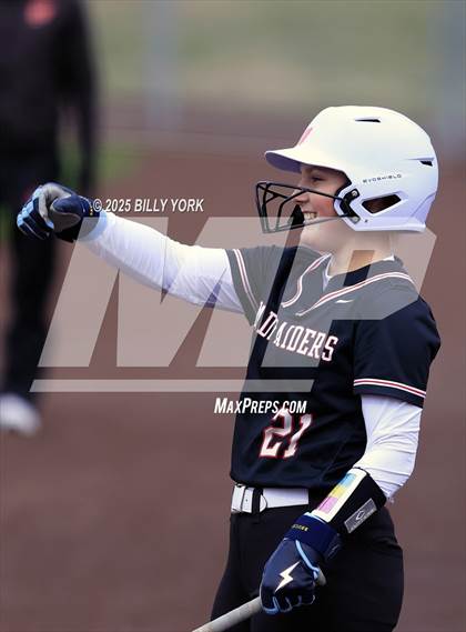 Thumbnail 1 in Grand Saline vs Winnsboro photogallery.