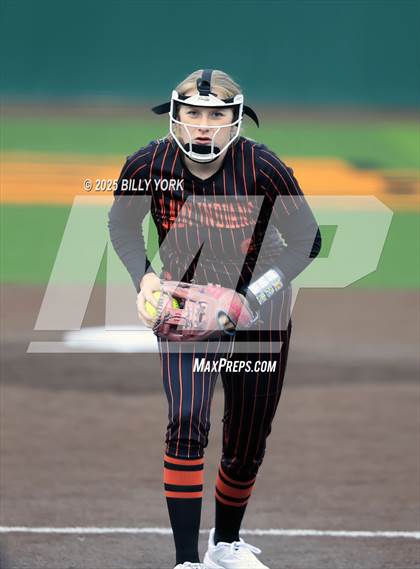 Thumbnail 2 in Grand Saline vs Winnsboro photogallery.