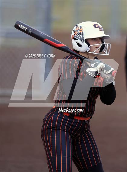 Thumbnail 3 in Grand Saline vs Winnsboro photogallery.
