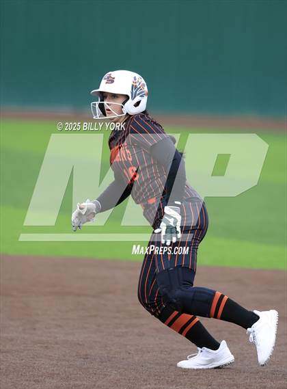 Thumbnail 2 in Grand Saline vs Winnsboro photogallery.