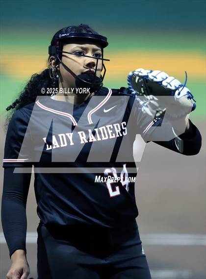 Thumbnail 3 in Grand Saline vs Winnsboro photogallery.