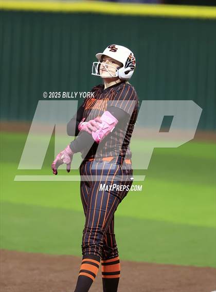 Thumbnail 2 in Grand Saline vs Winnsboro photogallery.