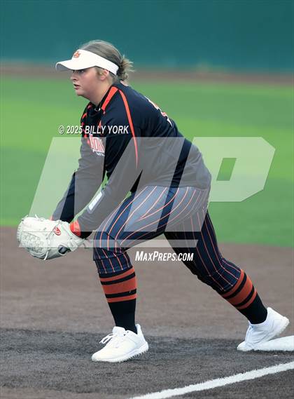 Thumbnail 2 in Grand Saline vs Winnsboro photogallery.