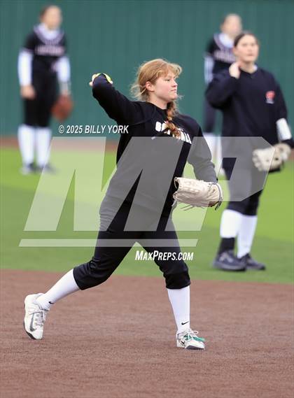 Thumbnail 2 in Grand Saline vs Winnsboro photogallery.