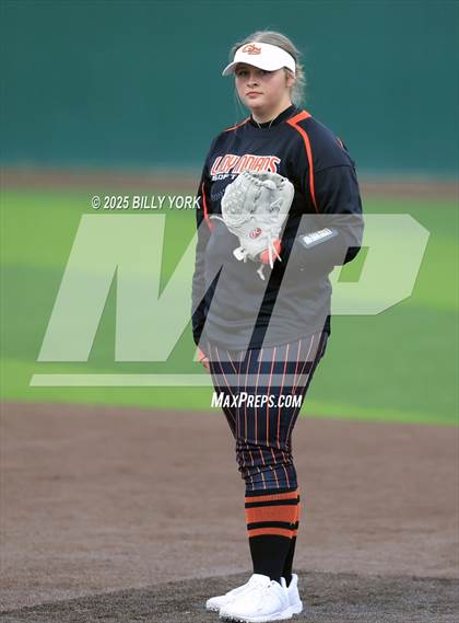 Thumbnail 2 in Grand Saline vs Winnsboro photogallery.