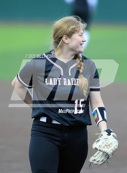 Thumbnail 3 in Grand Saline vs Winnsboro photogallery.