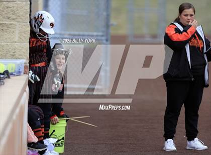 Thumbnail 3 in Grand Saline vs Winnsboro photogallery.