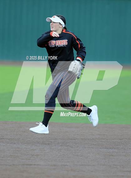Thumbnail 3 in Grand Saline vs Winnsboro photogallery.