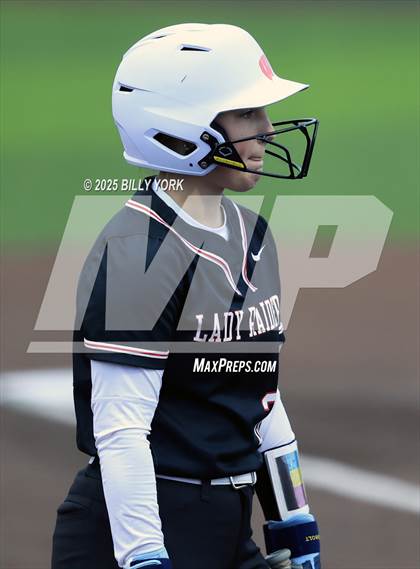 Thumbnail 3 in Grand Saline vs Winnsboro photogallery.