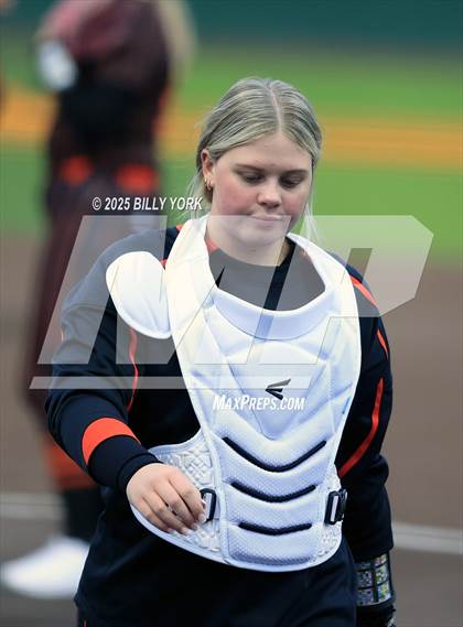 Thumbnail 2 in Grand Saline vs Winnsboro photogallery.