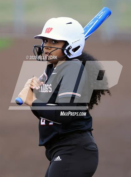 Thumbnail 2 in Grand Saline vs Winnsboro photogallery.